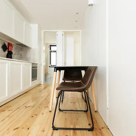 Velvet Threads Apartment *